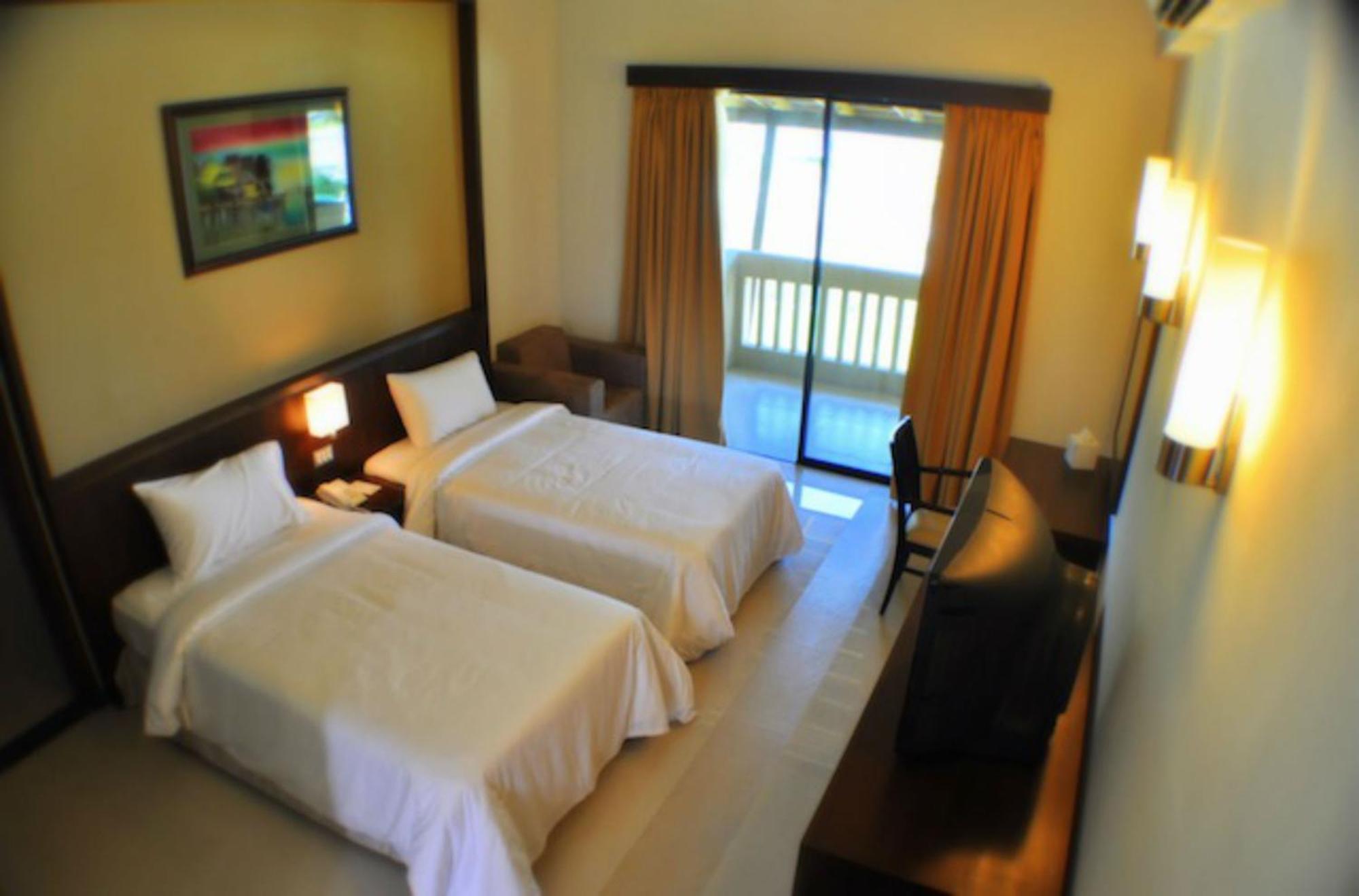 Hotel Felda Residence Tanjung Leman Jemaluang Ngoại thất bức ảnh
